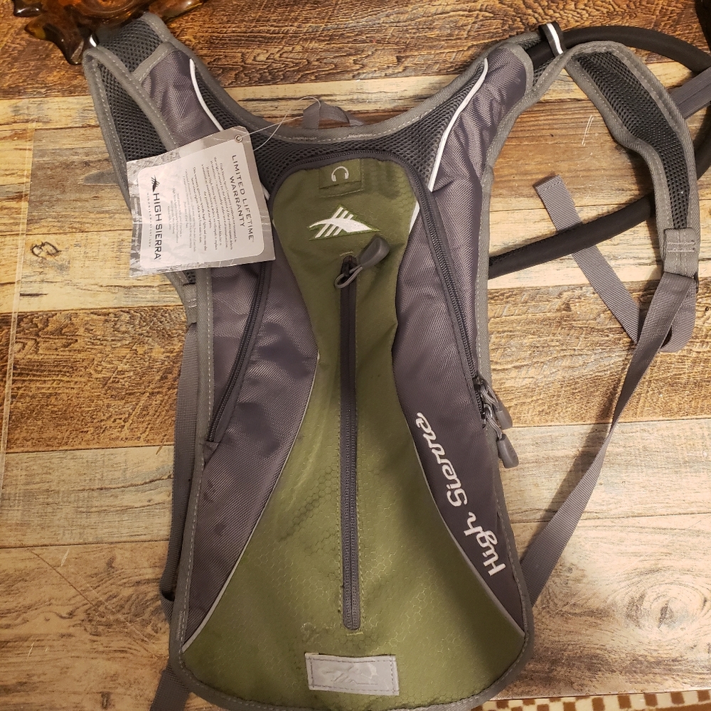 High Sierra Airmesh Hydration Backpack ~ Green/Gray